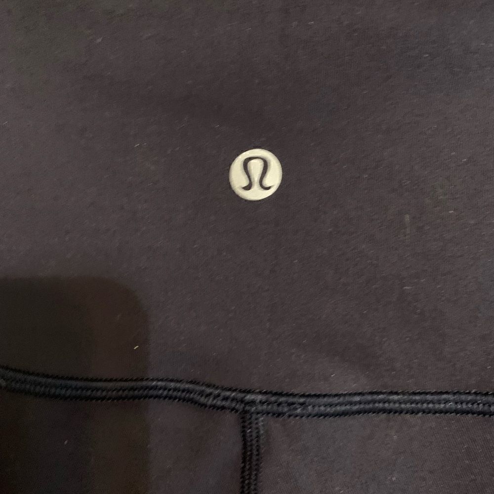 Lululemon Wunder Under Crops in Navy Blue Size 4 - Picture 4 of 4